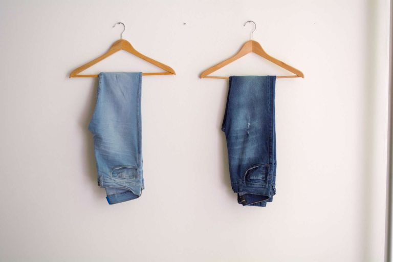 Tendința modei la mâna a doua: cum să-ți transformi garderoba smart